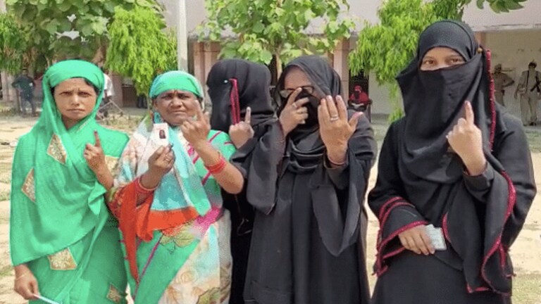 UP Nikay Chunav: प्रत्याशियों के लिए नामांकन फॉर्म भरने की फीस और खर्च की राशि हुई तय UP Tak