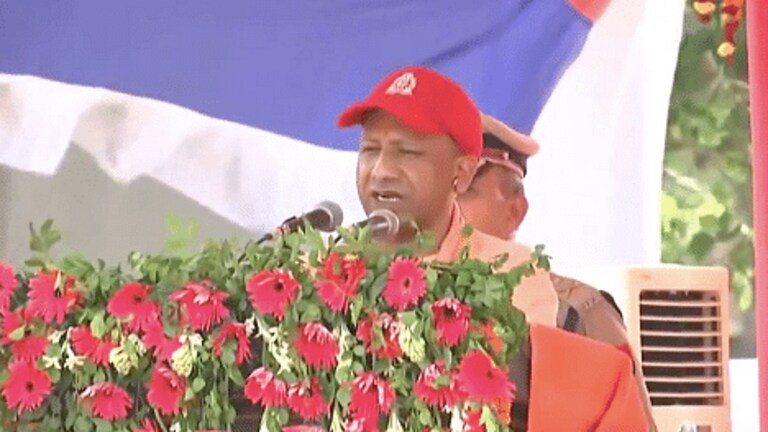 पीएसी की 54 कंपनियां समाप्त कर UP की सुरक्षा में सेंध लगाने की साजिश थी: CM योगी UP Tak