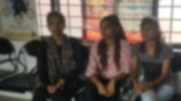 हमीरपुर: दलित छात्राओं को रास्ते में रोककर युवकों ने की बेल्ट से पिटाई, पीड़िताओं ने ये कहा UP Tak