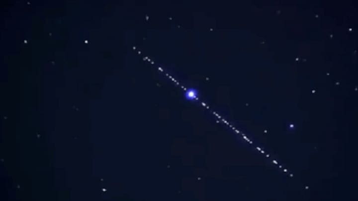 यूपी के आसमान में दिखने वाली आकृति एलियन UFO थी या कुछ और? जानिए ‘FACT’ UP Tak