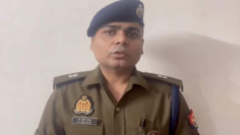 गाजियाबाद: फीस न जमा करने पर स्कूल से घर भेजा गया, आहत होकर 8वीं के छात्र ने की आत्महत्या? UP Tak