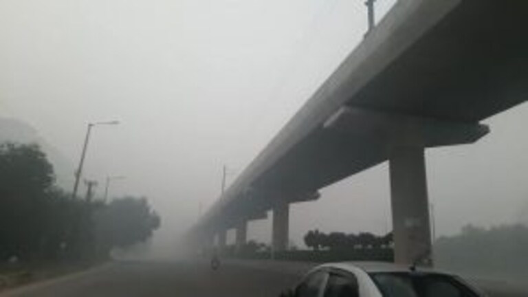 आतिशबाजी का असर! नोएडा-गाजियाबाद में AQI पहुंचा 999 पर, इतना ही रिकॉर्ड कर सकता है सिस्टम UP Tak