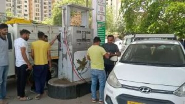 आगरा में फिर से महंगी हुई सीएनजी, जानें कितनी हो गई कीमत, क्या अब किराया भी बढ़ जाएगा? UP Tak