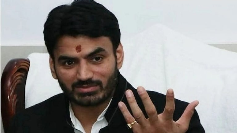 प्रयागराज: नोएडा के श्रीकांत त्यागी की जमानत अर्जी पर इलाहाबाद हाईकोर्ट में फैसला सुरक्षित UPTak
