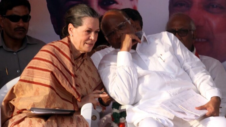 Exclusive: यूपी के जमींदार की कहानी सुनाकर शरद पवार ने कसा कांग्रेस पर तंज UP Tak