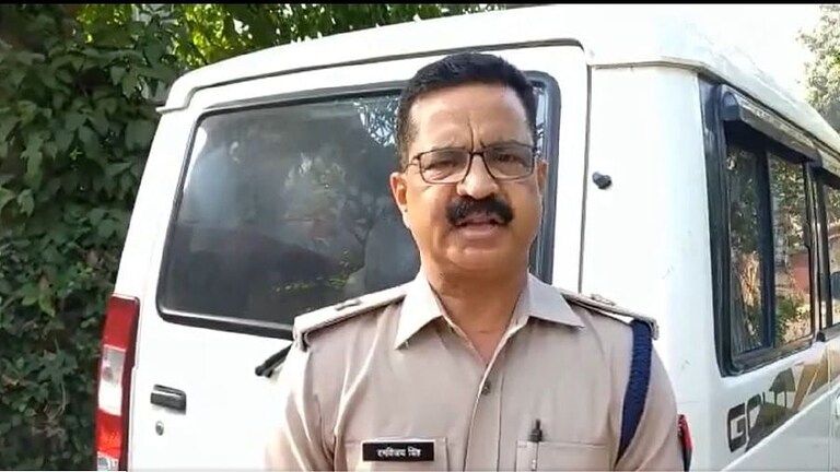 नोएडा में पुलिस के साथ मुठभेड़ के बाद तीन बदमाश गिरफ्तार UP Tak