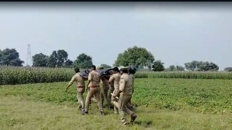 औरैया में किशोरी का निर्वस्त्र शव मिला, पुलिस पर शव लेकर भागने का आरोपों पर SP ने ये कहा UP Tak