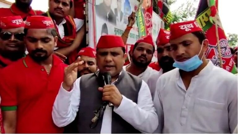 SP नेता के बिगड़े बोल, पार्टी को बताया नेता पैदा करने वाली फैक्ट्री UP Tak