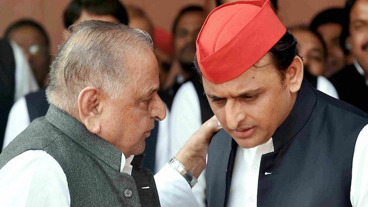 UP की राजनीति में काफी दिन बाद अखिलेश के साथ सक्रिय दिखे मुलायम, 2022 चुनाव पर कही ये बात UP Tak