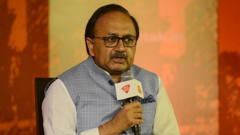 सिद्धार्थ नाथ सिंह का दावा, ‘BJP में आना चाहते थे सतीश मिश्रा, हमने नहीं लिया इसलिए नाराज’ UP Tak