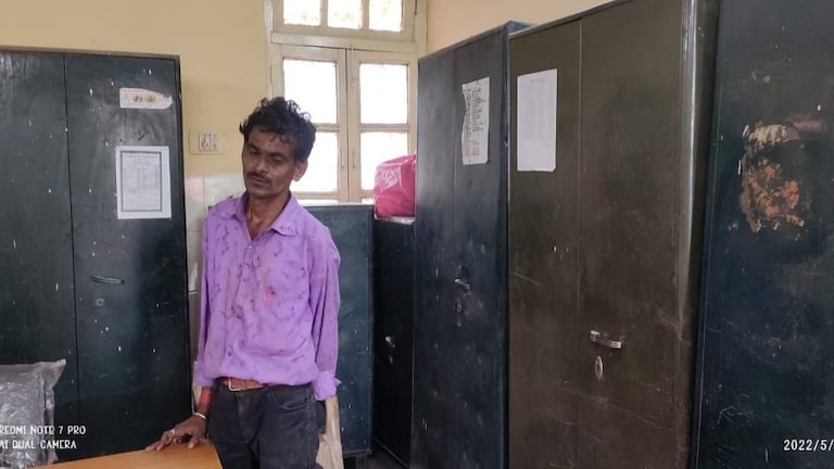 प्रयागराज: पैसे मांग गुजारा करने वाले स्वीपर की टीबी से हुई मौत, खाते में रखे रह गए 70 लाख UP Tak
