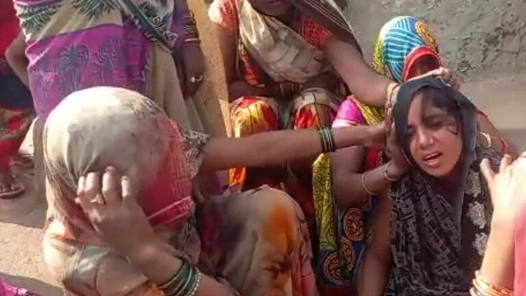 बांदा: जरा सी बात पर बड़े भाई ने छोटे को डंडे से पीटकर मार डाला, चीखती रह गई उसकी पत्नी UP Tak