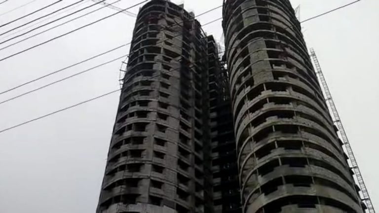 सुप्रीम कोर्ट से सुपरटेक को बड़ा झटका, 40 मंजिला ट्विन टावर को ध्वस्त करने का आदेश UP Tak