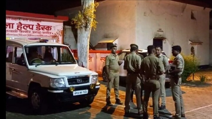 फोटो कॉपी कराने गईं दो युवतियों को बंधक बना गैंगरेप, वीडियो भी बनाया UP Tak