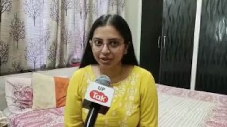 UPSC परीक्षा में बिजनौर की बेटी स्मृति ने हासिल की 176 वीं रैंक, इस स्ट्रेटजी से पाई सफलता UP Tak