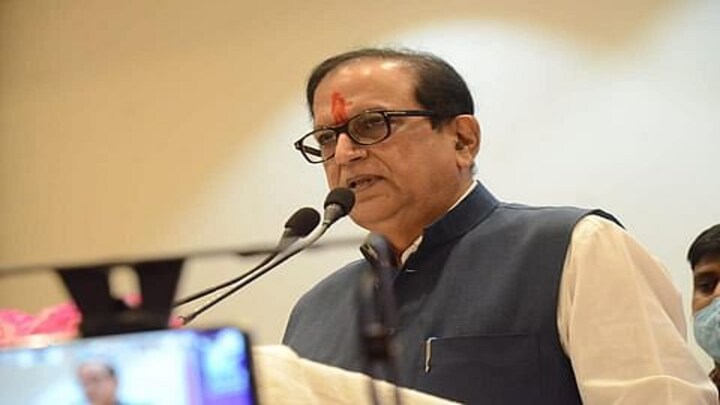 यूपी में अब सरयूपारीण Vs कान्यकुब्ज ब्राह्मण? SP नेता ने सतीश मिश्रा पर साधा निशाना UP Tak