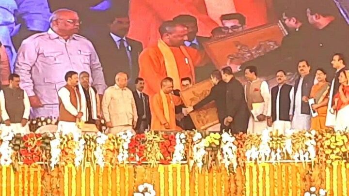 झांसी: CM योगी बोले- बुंदेलखंड छू रहा विकास की ऊंचाइयां, अपराध-माफिया को लेकर कही ये बात UP Tak