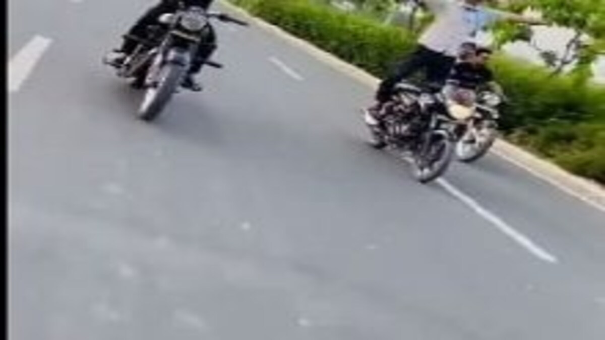 गाजियाबाद में बुलेट पर लड़कियों के स्टंट के वीडियो हुए वायरल, पुलिस ने की ये कार्रवाई UP Tak