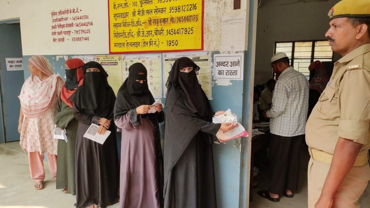 यूपी लोकसभा उपचुनाव: आजमगढ़ में 48 प्रतिशत, रामपुर सीट पर 39 प्रतिशत से ज्यादा मतदान UP Tak
