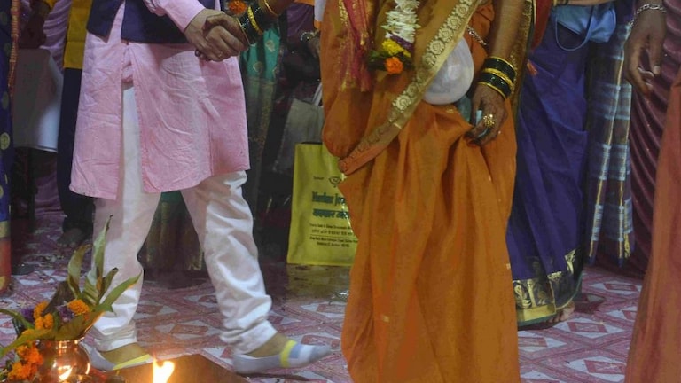 दहेज में कार पाने के लिए दूल्हे के इस झूठ की दुल्हन ने खोली पोल और सिखा दिया सबक UP Tak