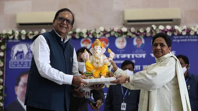 यूपी चुनाव 2022: सबको चाहिए ब्राह्मण वोट, जानें किस विनिंग फॉर्म्युला की तलाश में हैं दल? UP Tak