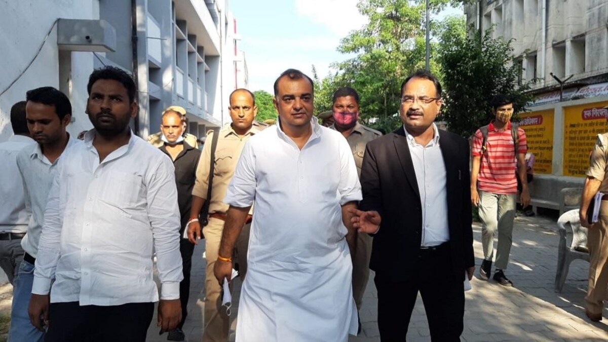 आजम खान के बेटे अब्दुल्ला आजम पर दो पासपोर्ट मामले में आरोप तय UP Tak