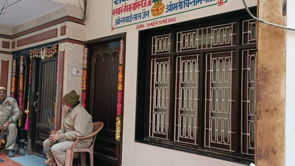 समाजवादी पार्टी MLC पम्पी पर छापा, कंपनियों से कनेक्शन को लेकर सामने आई बड़ी जानकारी UP Tak