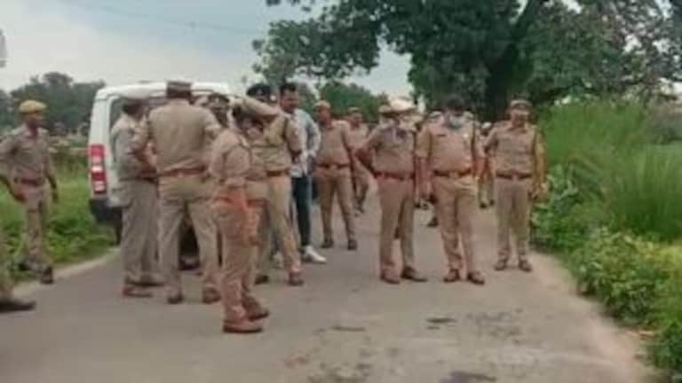 झांसी: बांध से पुलिस ने बरामद किए 18-25 साल की तीन युवतियों के शव, नहीं हो सकी पहचान UP Tak