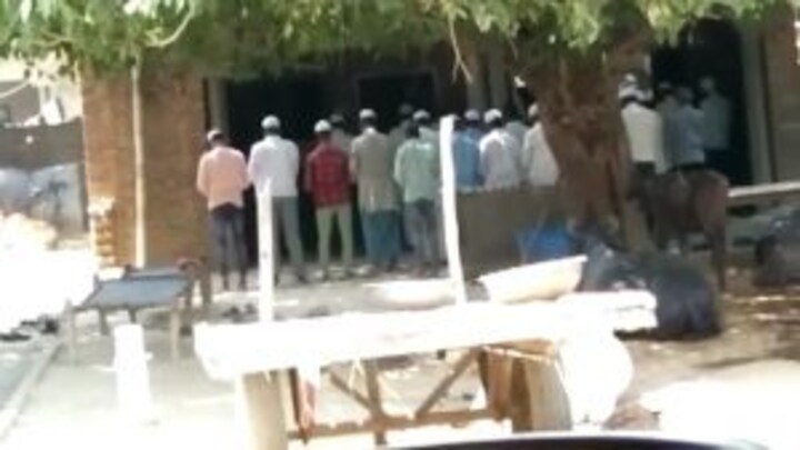 मुरादाबाद: ‘खुले में’ नमाज पढ़ने के आरोप में 26 लोगों के खिलाफ केस दर्ज, ओवैसी ने की निंदा UP Tak