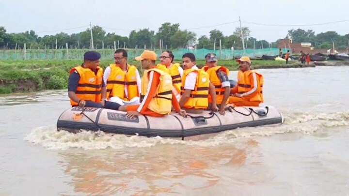 चंदौली: केंद्रीय मंत्री महेंद्र नाथ पांडेय ने बाढ़ प्रभावित इलाकों का किया दौरा UP Tak