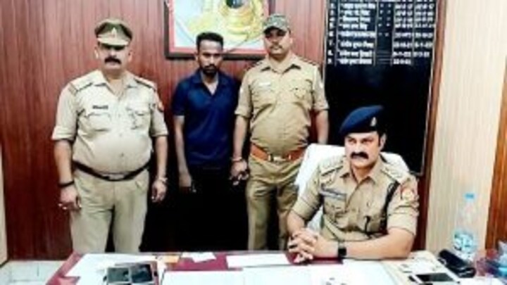 चंदौली: शादी का दबाव बना रहा था, प्रेमिका ने मार दिया थप्पड़, लव स्टोरी का हुआ ट्रैजिक एंड UP Tak