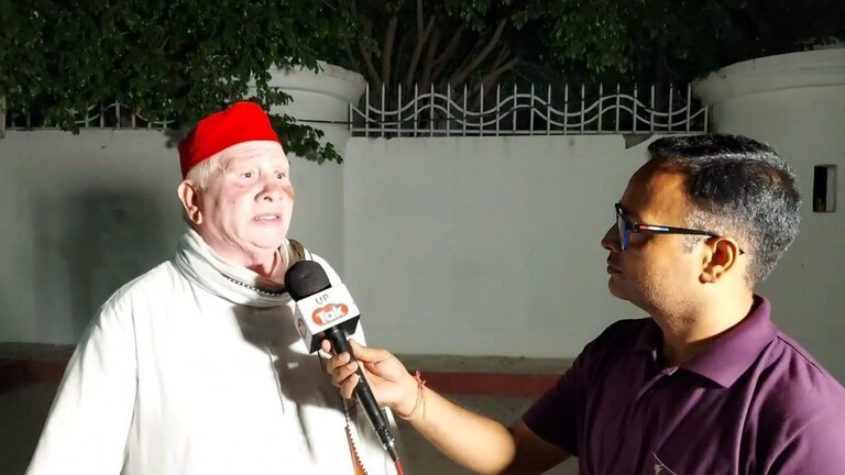 ICU में भर्ती हैं मुलायम सिंह, सैफई के प्रधान के नहीं रुके आंसू, रो-रो कर कही ये बात UP Tak