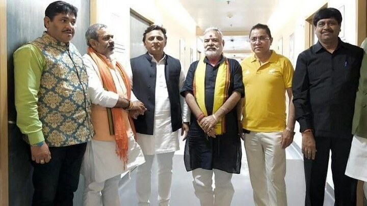 यूपी सरकार के मंत्री सुनील भराला ने मेदांता पहुंच अखिलेश से मुलाकात कर मुलायम का जाना हाल UP Tak