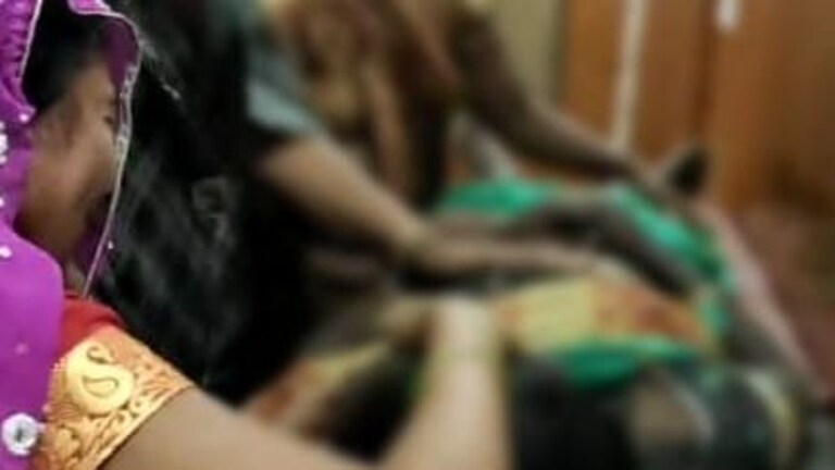 फिरोजाबाद में दर्दनाक हादसा! करवा चौथ के दिन सुहागन महिला आई करंट की चपेट में, हुई मौत UP Tak