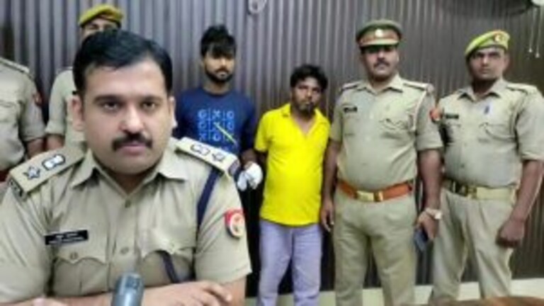 चंदौली: अश्लील MMS बनाकर दोस्त की गर्लफ्रेंड को ब्लैकमेल करने के कारण हुई थी युवक की हत्या UP Tak