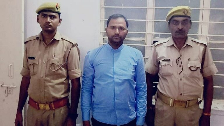 फतेहपुर: चर्च में हो रहा था धर्मांतरण का खेल? पादरी को पुलिस ने किया गिरफ्तार, जानिए UP Tak