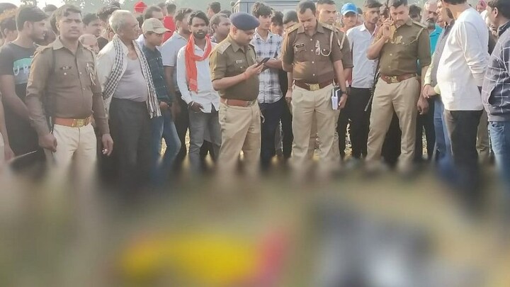 देवरिया: मां बच्चियों को खेत में सुलाकर गई घर, कंबाइन से कटकर दोनों की दर्दनाक मौत UP Tak