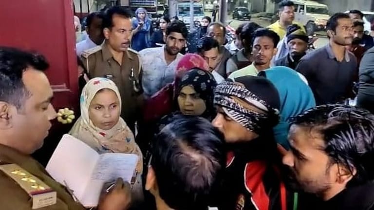 बहराइच: गलत इंजेक्शन लगाने से हो गई मासूम की मौत? परिजनों ने अस्पताल में किया हंगामा UP Tak