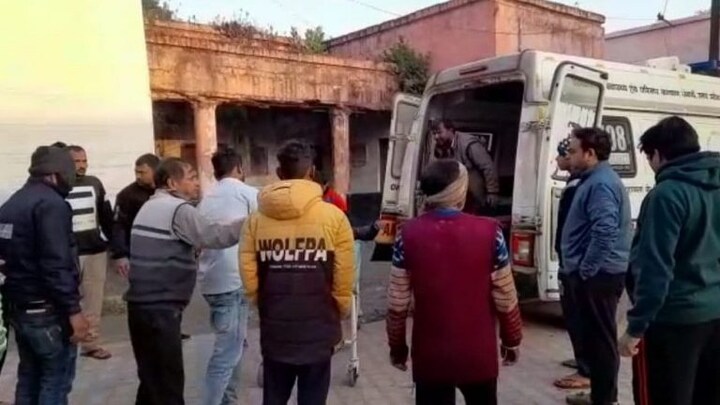 लखीमपुर खीरी: मजदूरों से भरी गाड़ी खाई में पलटी, 5 की दर्दनाक मौत, 7 गंभीर घायल UP Tak