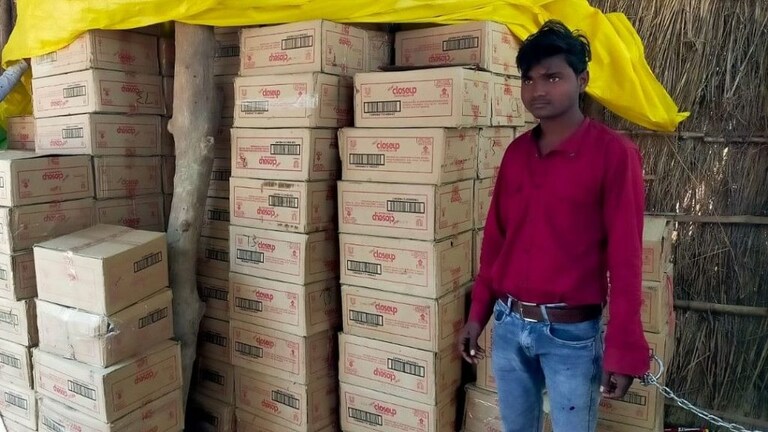 बहराइच: दिल्ली से 11 लाख रुपये की टूथपेस्ट चुराकर गांव आया शातिर, पुलिस ने यूं पकड़ा UP Tak