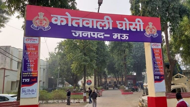 मऊ: नाबालिग को ट्यूबवेल के कमरे में ले जाकर किया गैंगरेप? जानिए पूरा मामला UP Tak