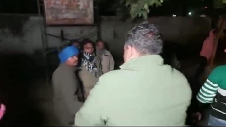 हरदोई: इंसाफ मांगा तो कोतवाल ने जड़ दिया जोरदार थप्पड़, दूर जाकर गिरा युवक, वीडियो वायरल UP Tak
