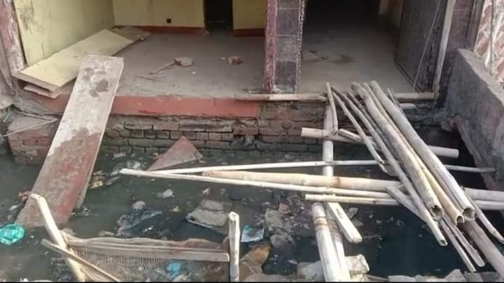 गाजियाबाद: बैंक से चल रहा था विवाद! ATM उखड़वाकर नाले में फिंकवा दिया, फिर ये हुआ UP Tak