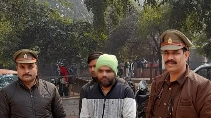 आगरा: खुद को फर्जी IAS अधिकारी बता की युवती से शादी? पुलिस ने यूं दबोचा, जानें मामला UP Tak