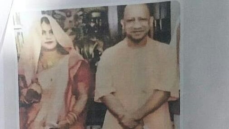 जौनपुर: CM योगी के साथ महिला की फोटो कर दी वायरल, आईटी एक्ट के तहत केस दर्ज, जानें मामला UPTak