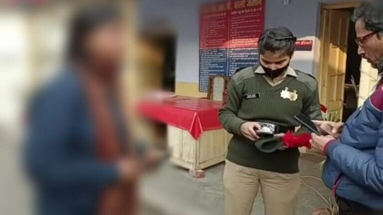 बरेली: शर्मनाक! ट्रेन में छात्रा के साथ छेड़छाड़ और अश्लील हरकत की, पुलिस जवान पर आरोप UP Tak