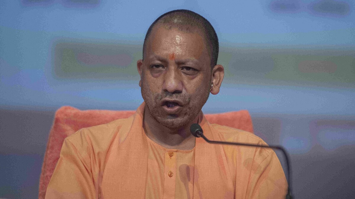 10वीं तक के स्कूलों में मकर संक्रांति तक छुट्टी, कोरोना को देख CM योगी ने किए ये ऐलान UP Tak