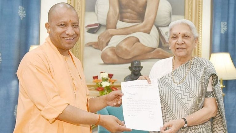 गवर्नर से मिले योगी, सरकार बनाने का दावा किया पेश, सौंपी मंत्रियों की सूची, लिस्ट में कौन? UpTak