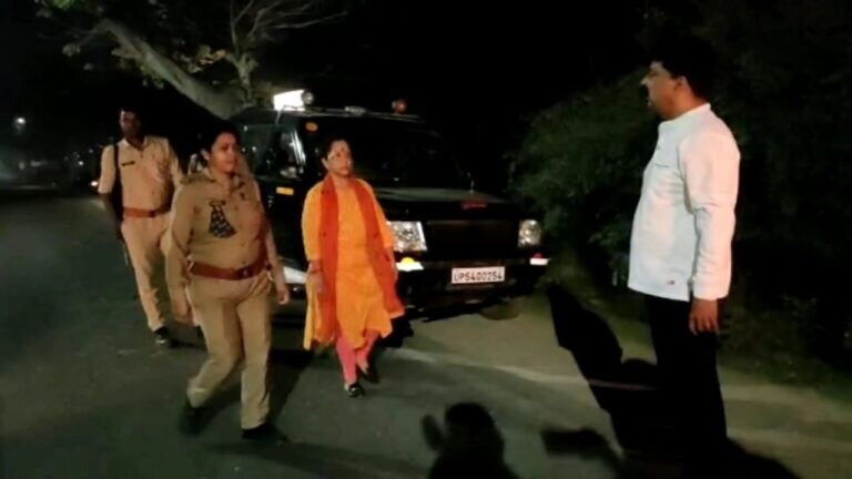 मुख्तार अंसारी एम्बुलेंस केस: हॉस्पिटल संचालिका डॉ. अलका राय मऊ से गिरफ्तार UP Tak