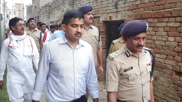 चंदौली: जुमे की नमाज को लेकर प्रशासन-पुलिस अलर्ट, आईजी ने उपद्रवियों को दी ये चेतावनी UP Tak